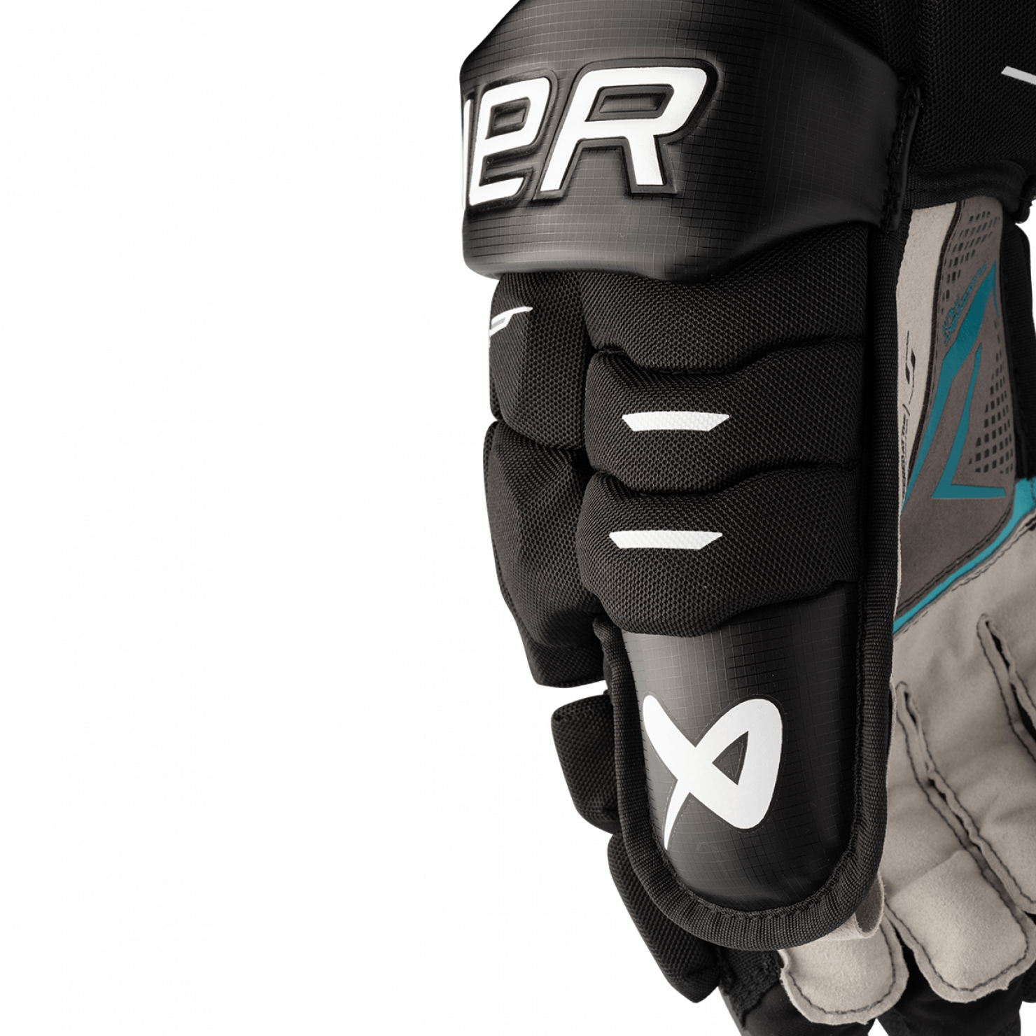 Перчатки BAUER S26 SUPREME F 40 SR MT