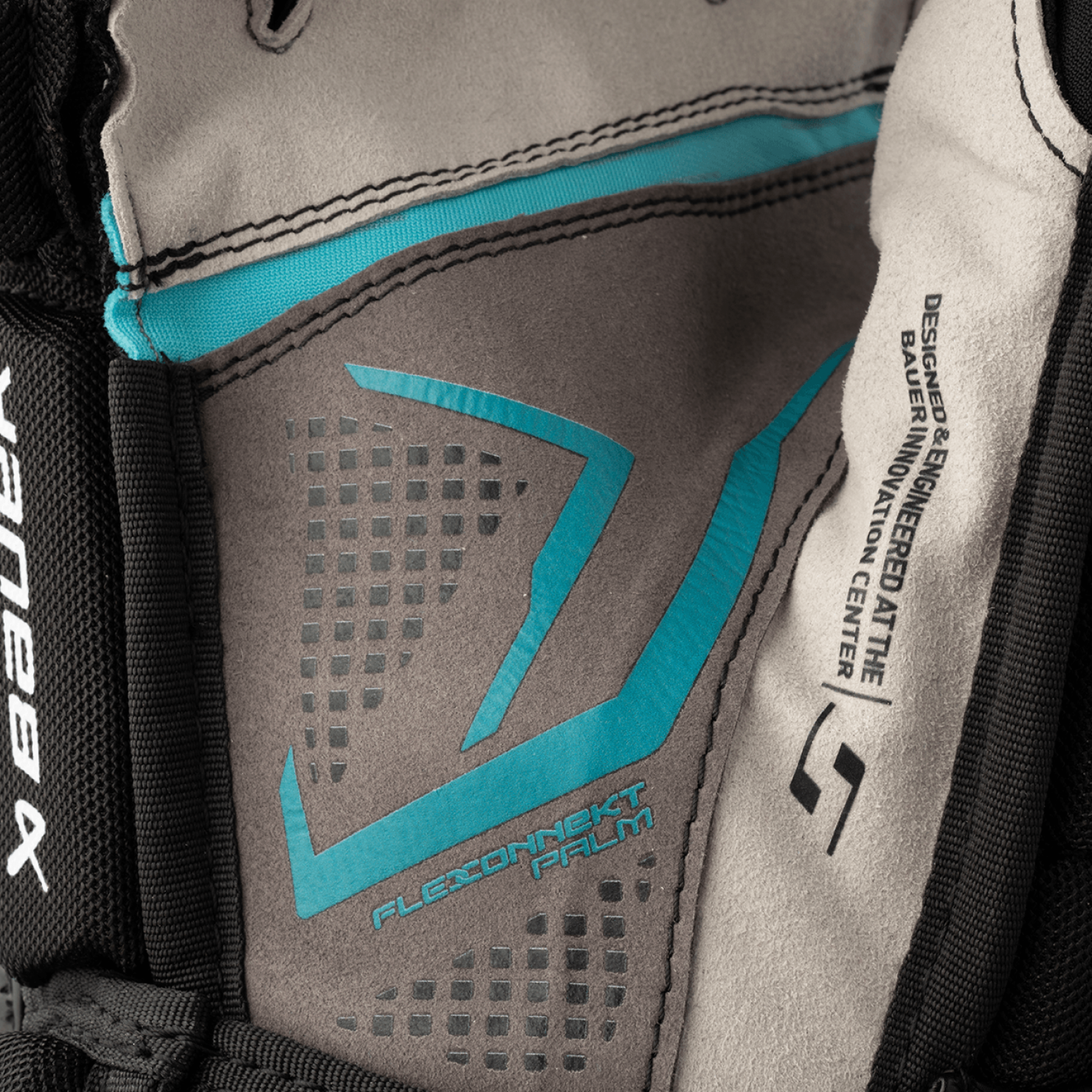 Перчатки BAUER S26 SUPREME F40 INT MT